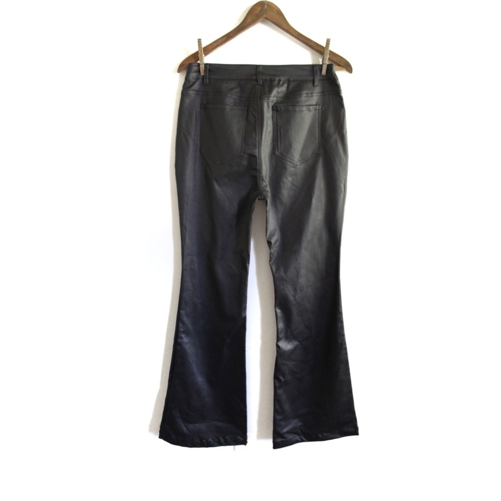 Flamingals NWT Faux Leather Flare Pants For Curvy Women Medium Brand New Black - Picture 8 of 12